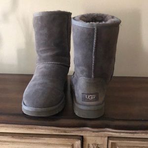 Ugg classic short boot